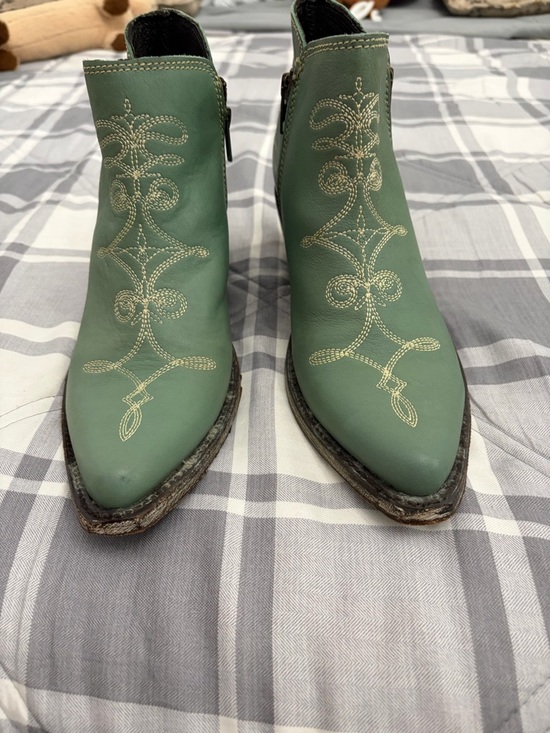 LIBERTY Black Shoes - Liberty Black Women's Green mint Embroidered Leather Ankle Boots size 8.5